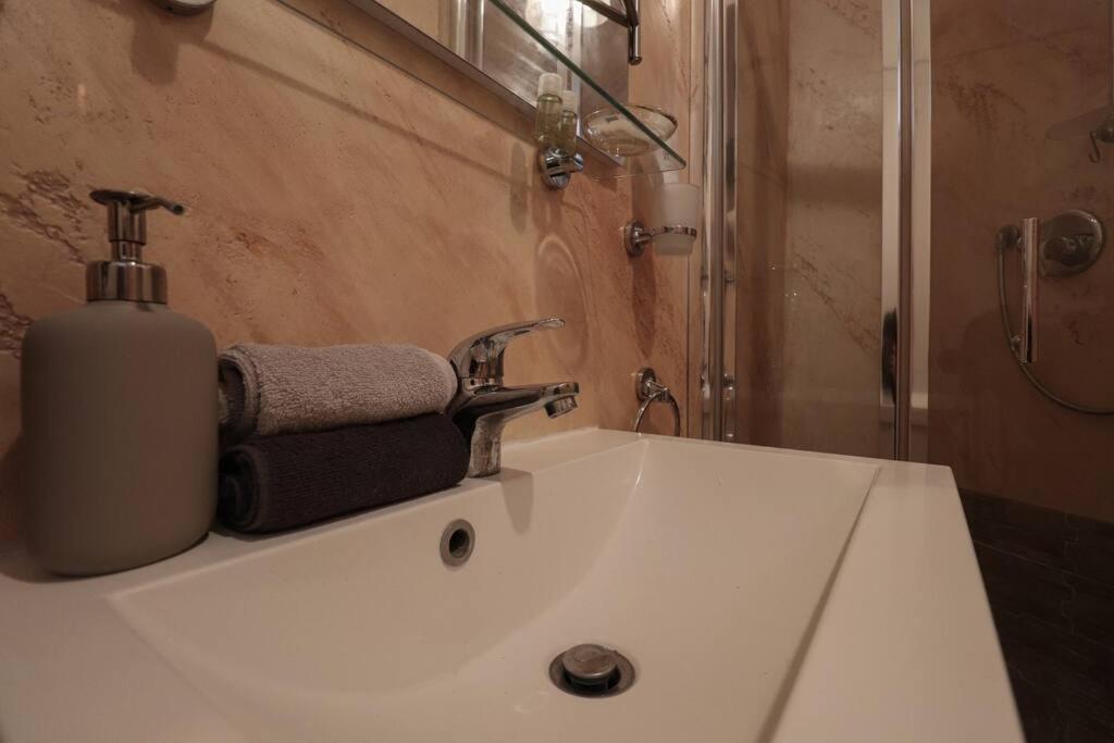 Termini Treasure - Elegant Retreat Apartment Roma Exterior foto